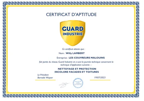 Certificat d'aptitude Guard Industrie délivré à Willy Lambert, Les Couvreurs Malouins, pour le nettoyage et la protection incolore des façades et toitures, le 19 juillet 2023
